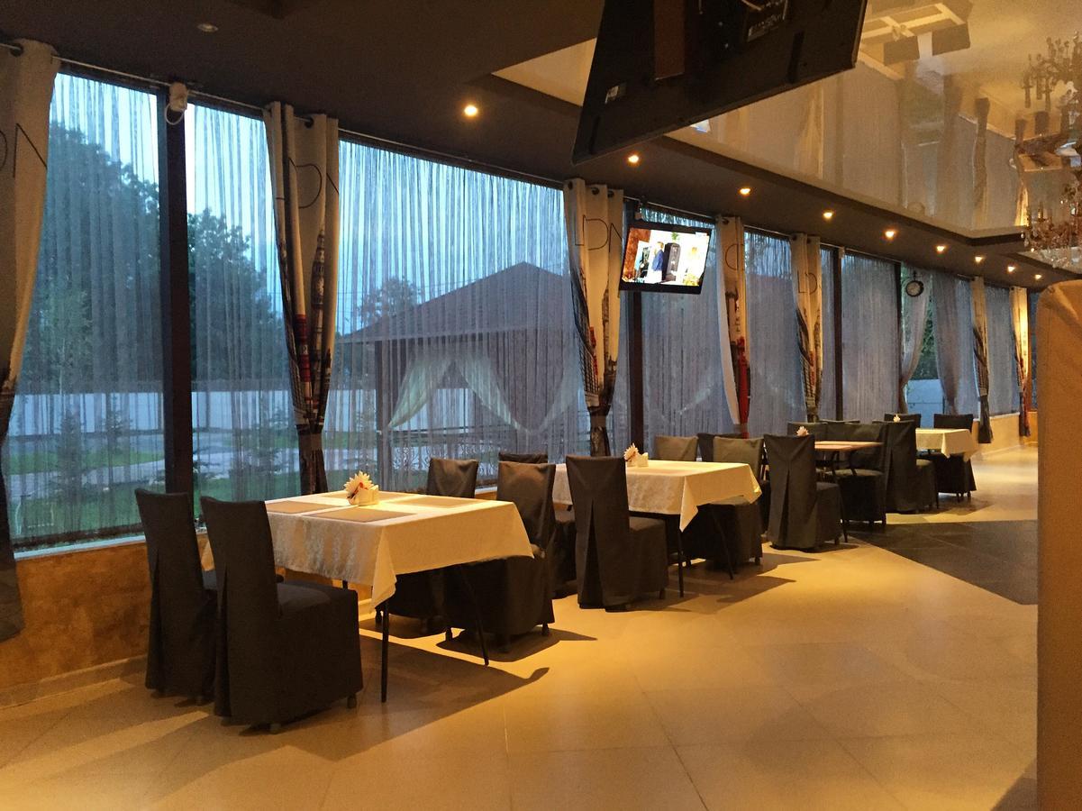 Hotel "Aishadeluxe" Taraz Exterior photo