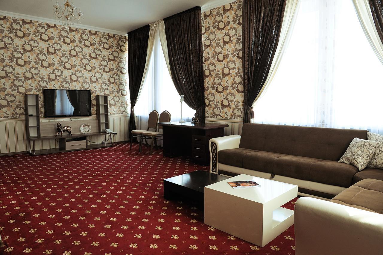 Hotel "Aishadeluxe" Taraz Exterior photo