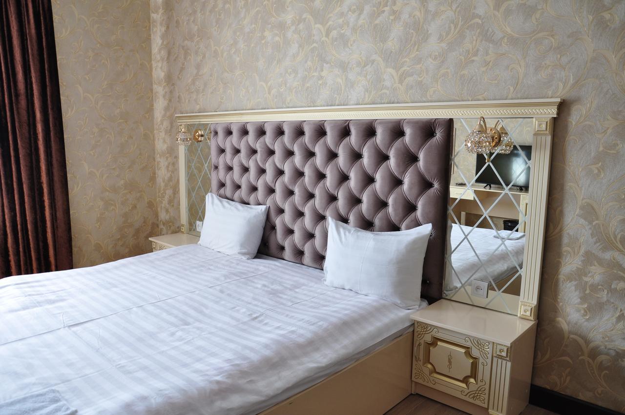 Hotel "Aishadeluxe" Taraz Exterior photo