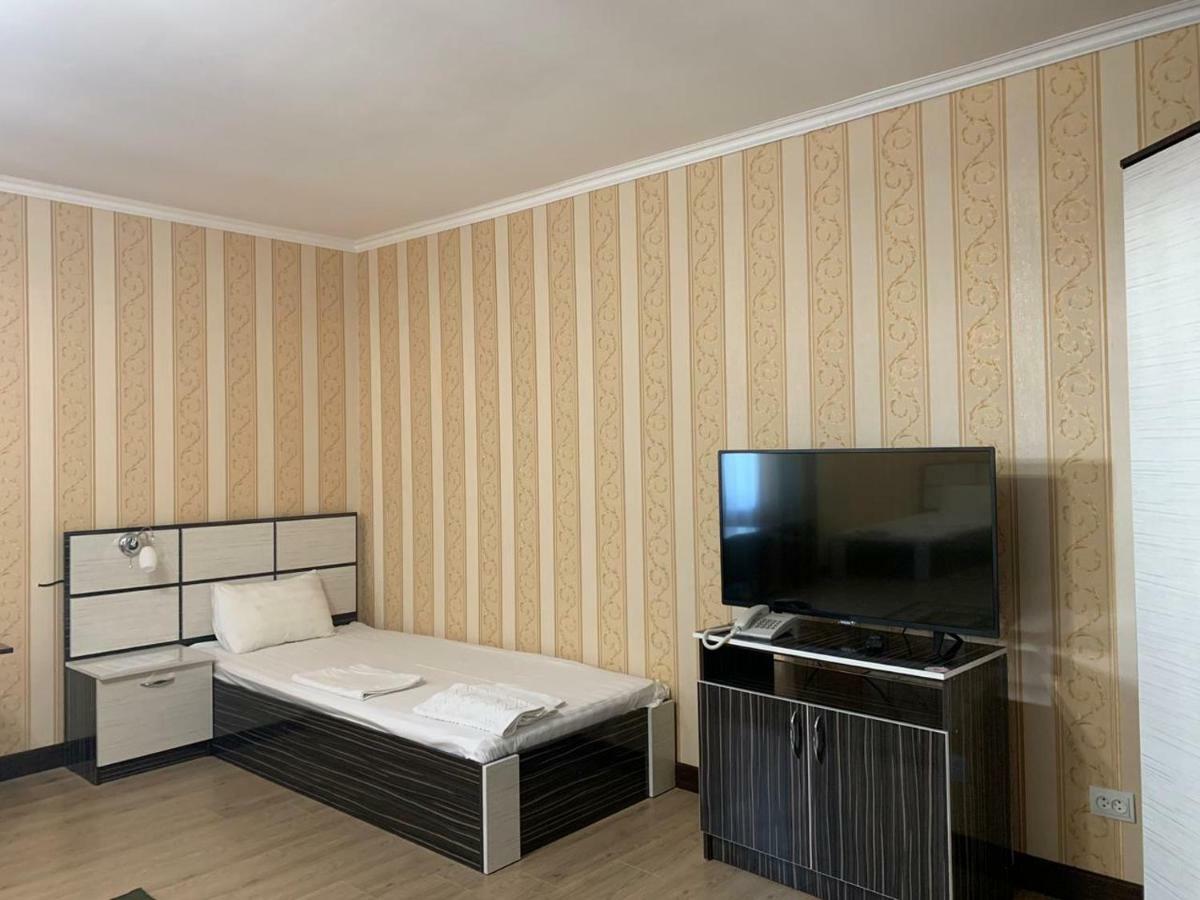 Hotel "Aishadeluxe" Taraz Exterior photo